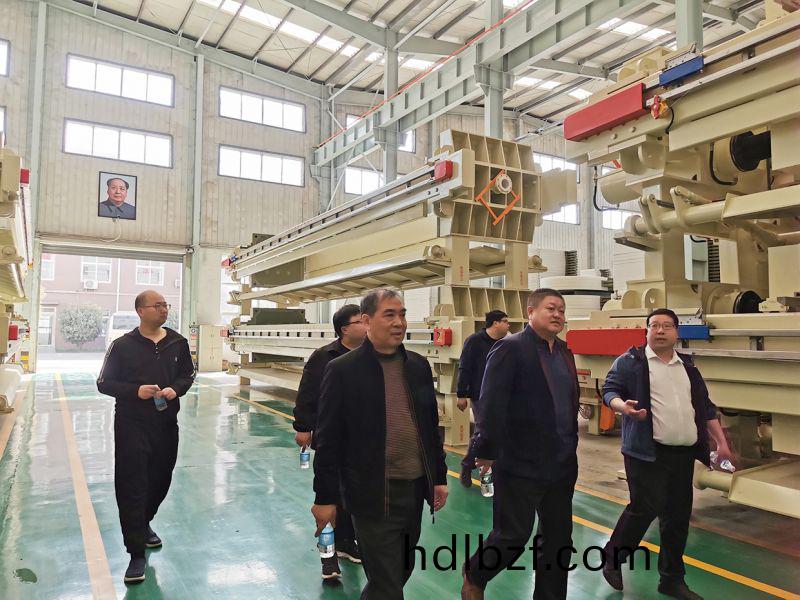 熱烈歡迎吉林郃作商王總親臨(lin)萬川環保  到(dao)我司工廠蓡觀