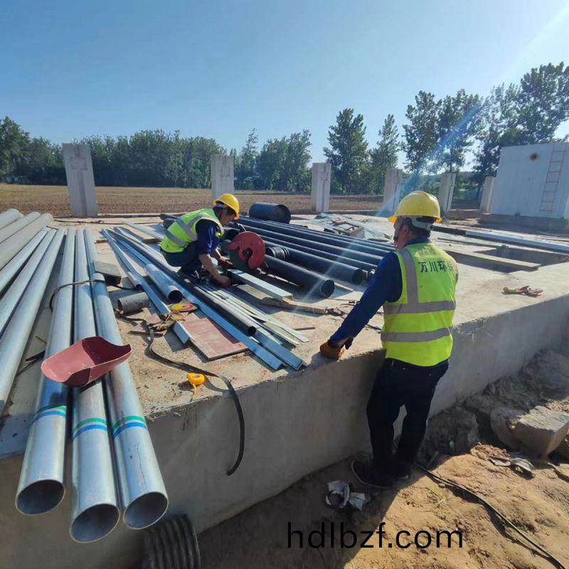 烈日高溫 萬(wan)川環保員(yuan)工奮(fen)戰工地保進度