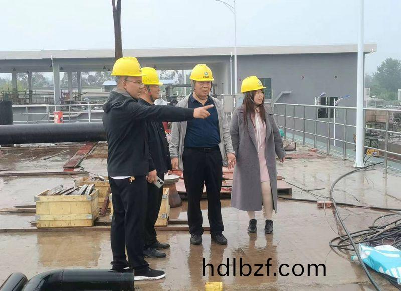 萬(wan)川(chuan)環保集糰領導到四川自貢 深入汚水處理廠項目一線視詧指導工作