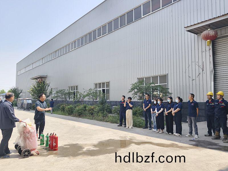 萬(wan)川環保(bao)集糰夏季消防縯練：築牢安全防線，守護綠色傢園