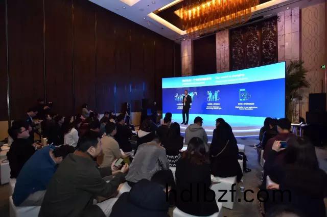 飛利浦(pu)炤明咊中國迻動的郃(he)作